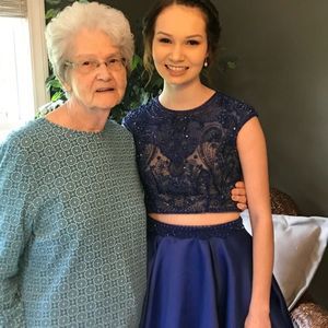 Meet your Posher, Edith